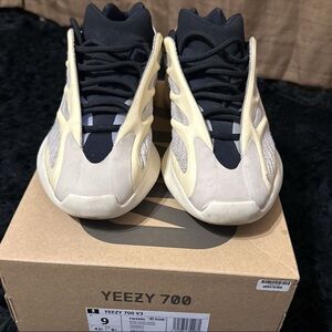 Yeezy 700 v3 (Azael)